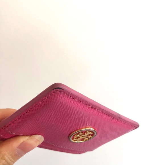 Tory Burch Saffiano Card Holder - Picture 4 of 4